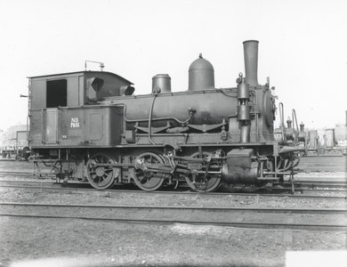 160550 Afbeelding van de stoomlocomotief nr. 7851 (nrs. 7851-7852, ex S.B.B. nr. 8438) te Rotterdam Feyenoord.